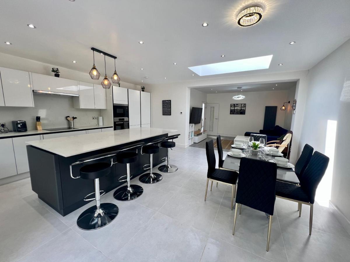 Wembley Stadium 5 Star Brand New Luxury Sleeps 14 With Parking Londres Exterior foto
