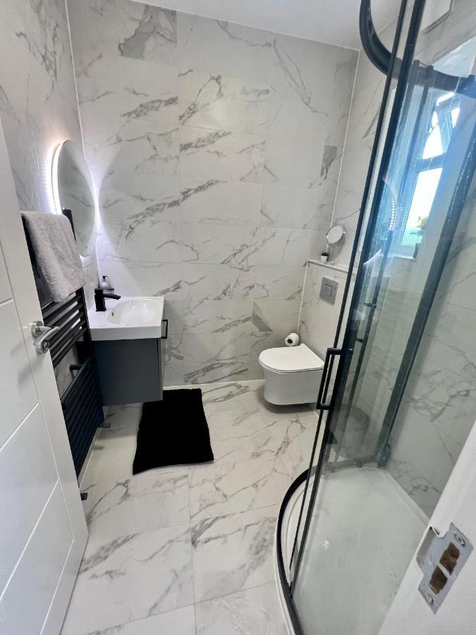 Wembley Stadium 5 Star Brand New Luxury Sleeps 14 With Parking Londres Exterior foto